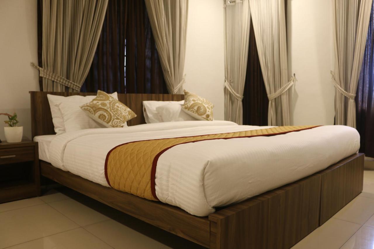 The Rubis Hotel Kottakkal Exterior foto